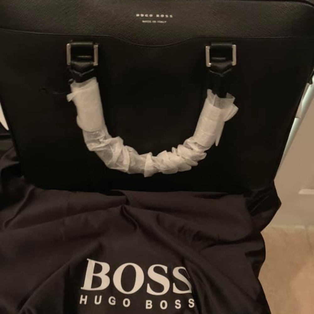 Authentic Boss bag - Picture 2 of 5